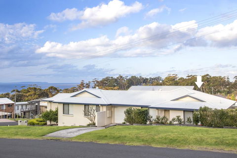 Riley 2/2 - Mollymook - Accommodation Search 0