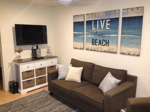 Riverina Beach Villa - Accommodation Search 0