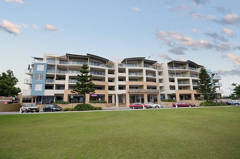 Riverside Holiday Apartments - Accommodation Search 2