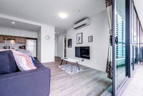 Riverside Living In Portside Wharf Hamilton - Accommodation Search 1