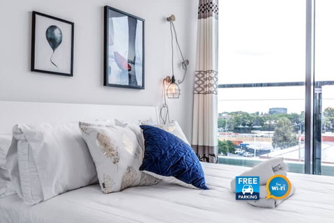 Riverside Living In Portside Wharf Hamilton - Accommodation Search 0