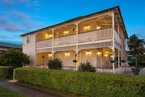 Riversleigh House - Accommodation Search 0