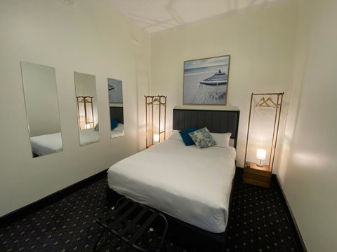 Rooms At Carboni's - Accommodation Search 2