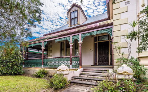 Rosslyn - Accommodation Search 2