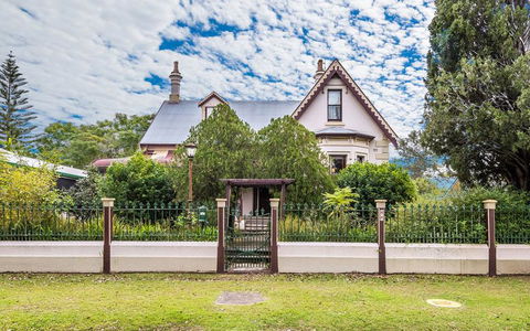 Rosslyn - Accommodation Search 1
