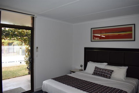 Roundhouse Motel - Accommodation Search 2