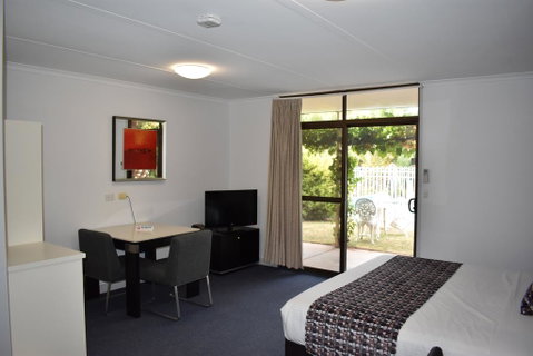 Roundhouse Motel - Accommodation Search 3