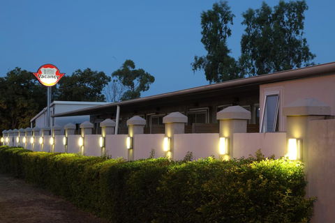 Route 66 Motor Inn - Accommodation Search 2