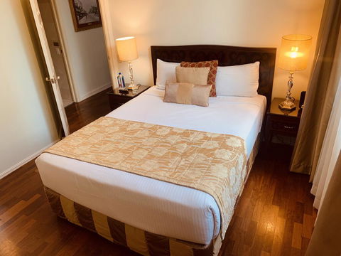Royal Albert Hotel - Accommodation Search 2