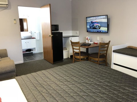 Roydons Motor Inn - Accommodation Search 1