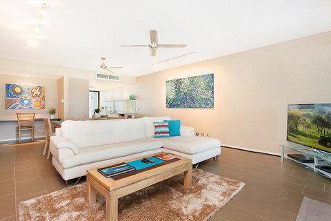 Saltwater Suites - 1,2 & 3 Bed Waterfront Apartments - Accommodation Search 1