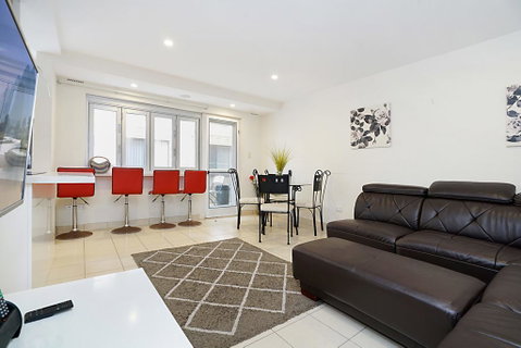 Sandhurst, Unit 2 - Accommodation Search 1