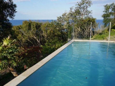 Scribbly Gums - Rainbow Beach, Ocean-front Spacious Home With Pool - Accommodation Search 3