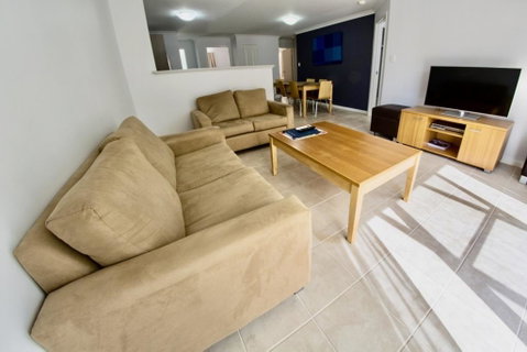 Sea Breeze - Broadwater - Accommodation Search 2