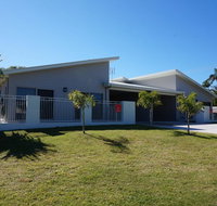 Seadaze 1 - Rainbow Beach Gorgeous unit close to the beach Aircon Pool - Accommodation Search