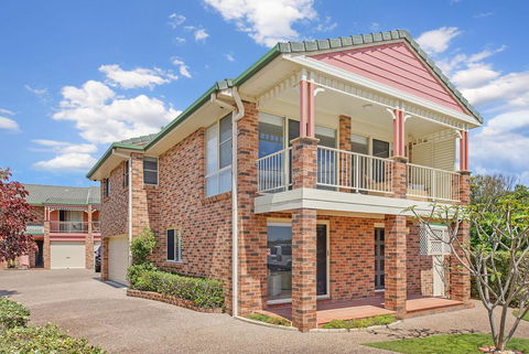 SEASCAPE - An Enticing Lakeside Escape - Accommodation Search 3