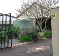 Self-contained 2 bedroom Apartment - Accommodation Search