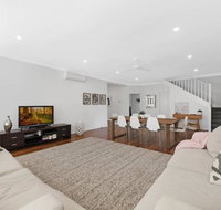 Shelly Beach Family Hideaway - Pool Beach Golf - Accommodation Search