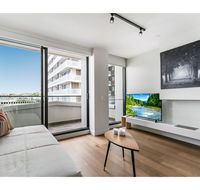 Shop Til You Drop At Sleek Unit In Hip Area - Accommodation Search