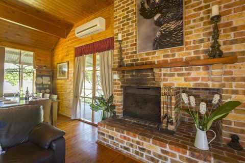 Silky Oak Cottage - Accommodation Search 3