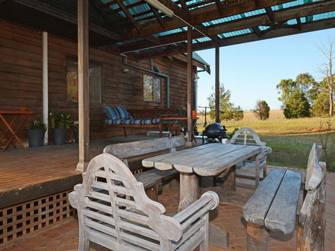 Silver Springs (4br) Cottage, With Wifi, Views, Olives And Space . Fireplace, Views, Olives And Space - Accommodation Search 1
