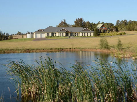 Silver Springs Estate 4br House + 6br House With Wifi, Pool. Fireplace, Views, Olives And Space - Accommodation Search 0