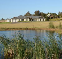 Silver Springs Estate 4br house  6br house with Wifi Pool. Fireplace Views Olives and Space - Accommodation Search