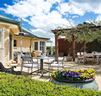 Sinden Park - garden swimming pool rural vistas - Accommodation Search