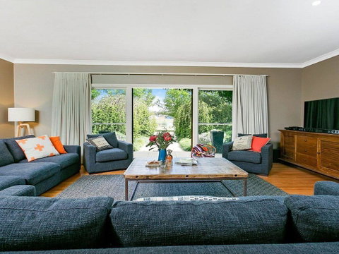Sinden Park - Garden, Swimming Pool, Rural Vistas - Accommodation Search 3