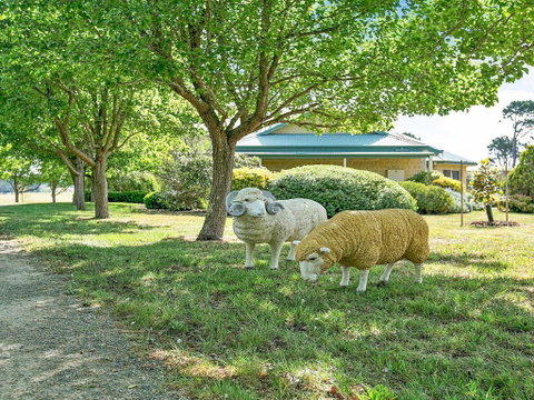 Sinden Park - Garden, Swimming Pool, Rural Vistas - Accommodation Search 2