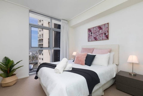 SK2 - 3BR With Pool Gym Steam Room In Story Bridge - Accommodation Search 0