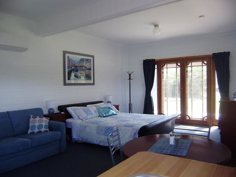 Sleepy Hollow Hideout - Hideout 1 - Accommodation Search 2