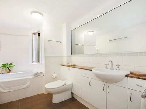 Solaris 4 - Accommodation Search 1