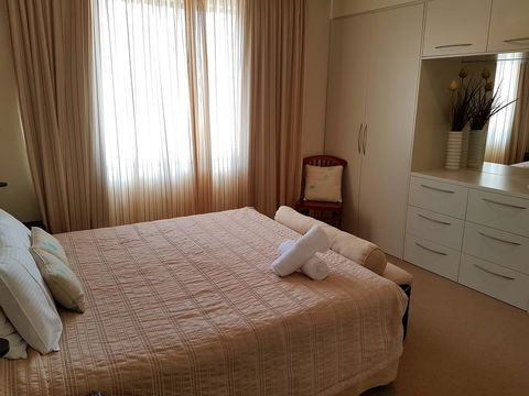 SONOMA - On The River - Accommodation Search 3
