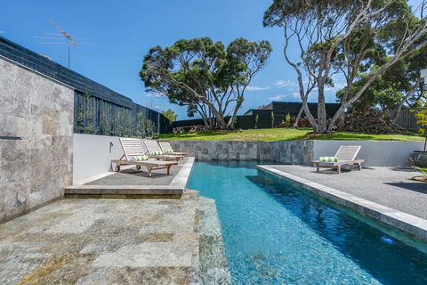 Sorrento Beauty With Sparkling Pool - Accommodation Search 1