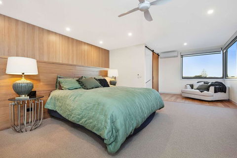 Sorrento Luxury Home - Accommodation Search 3