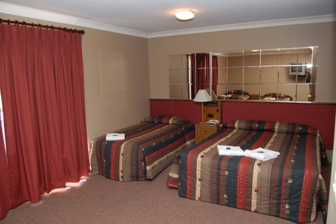 Southern Cross Motor Inn & Tourist Park - Accommodation Search 1