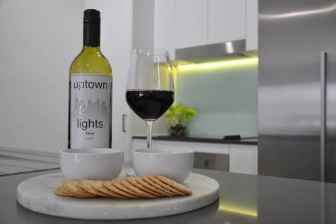 Spacious 2 Bed 2 Bath Unit - LUMA APARTMENTS - Accommodation Search 1