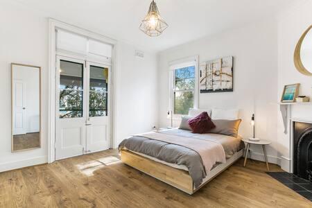 Spacious Harbour View 4bd Home In Sydney CBD - Accommodation Search 3