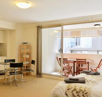 Spacious Studio by the Beach in Manly - Accommodation Search