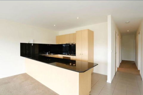 Spectacular River Views In Fabulous Footscray. - Accommodation Search 3