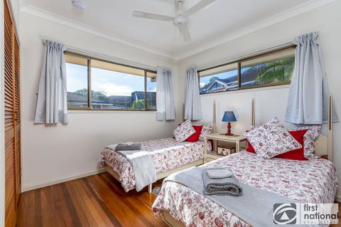 Spoil Yourself With The Perfect Position Of This First Floor Unit - Accommodation Search 2