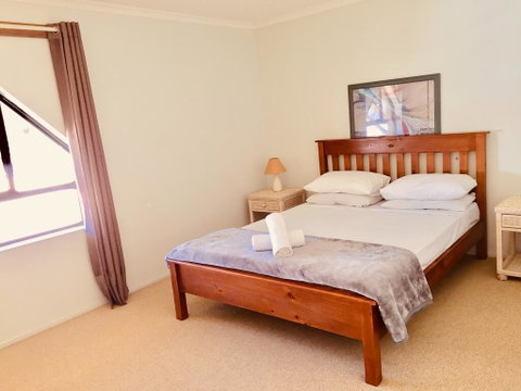 Spring Hill Gardens Apartments - Accommodation Search 3