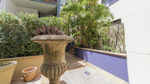 Spring Hill With Pool - Accommodation Search 1