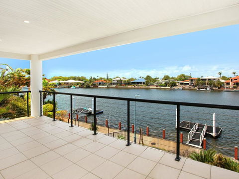 St Lucia 11 - 4 BDRM Canal Home With Pool - Accommodation Search 3