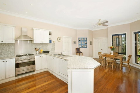 Stately Bowral Designer Home - Accommodation Search 2