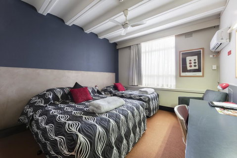 Statesman Hotel - Accommodation Search 1