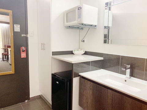 Statesman Motor Inn - Accommodation Search 2