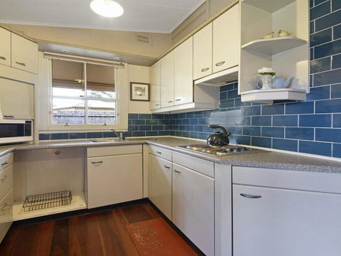 Station Masters Cottage - Classic Quaint & Nostalgia - Accommodation Search 1