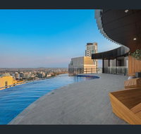 Stay in Style-Luxury CBD Apartment - Accommodation Search